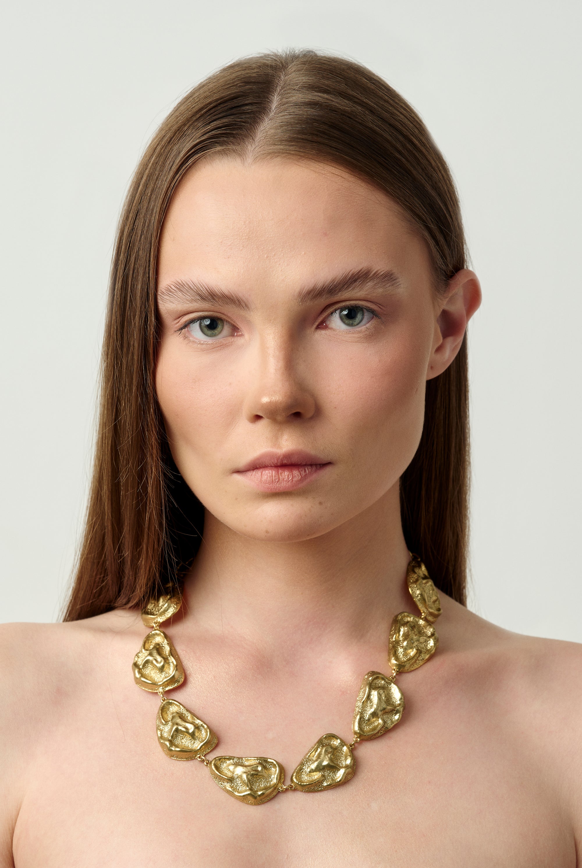 01 Gala Twist Short Necklace Gold