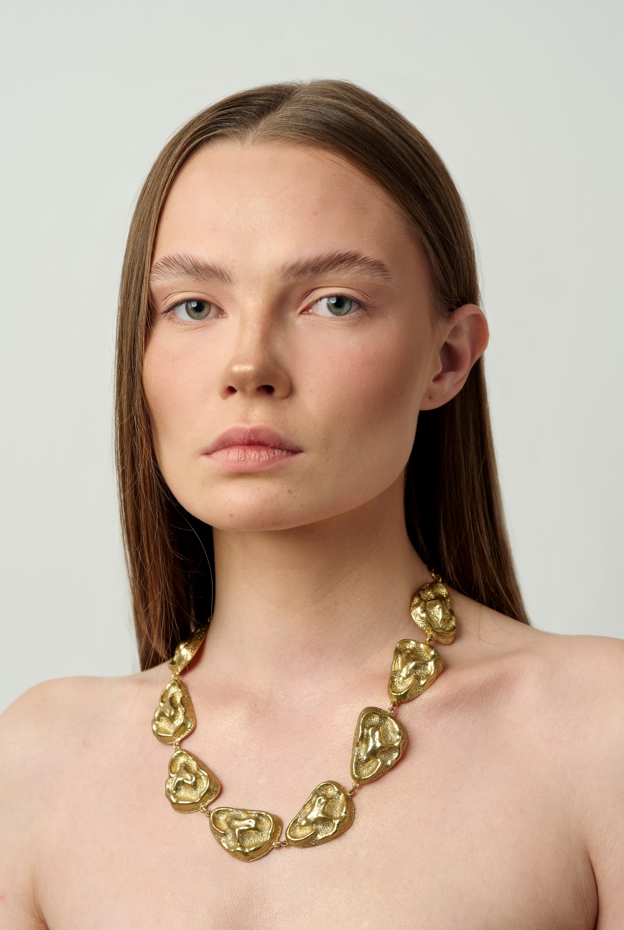 01 Gala Twist Short Necklace Gold