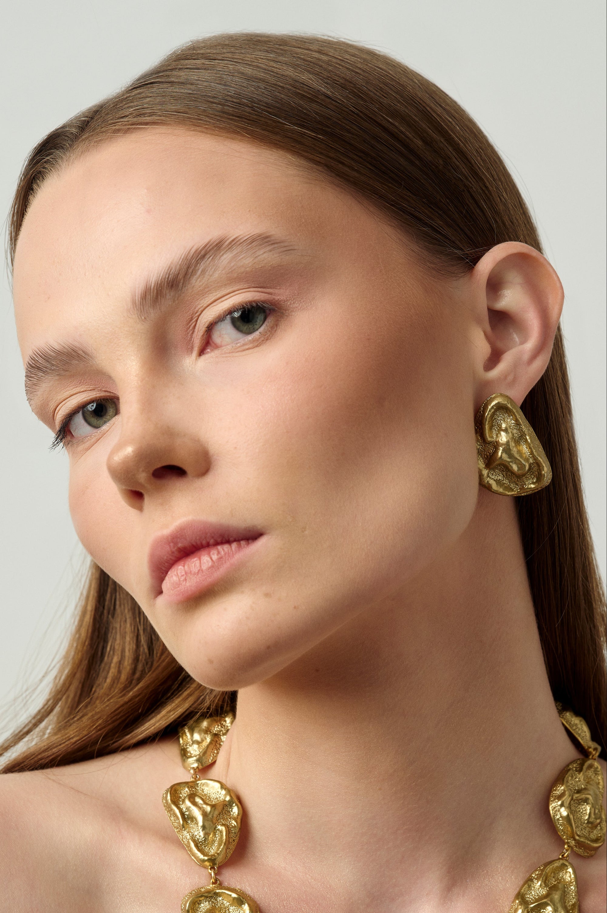 01 Gala Twist Earrings Gold