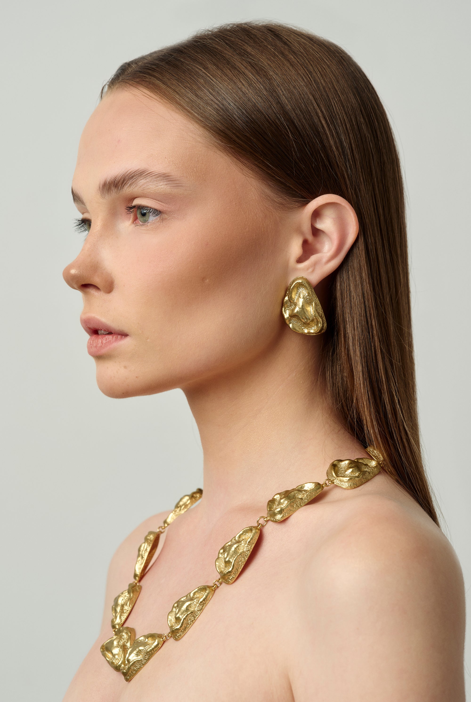 01 Gala Twist Long Necklace Gold