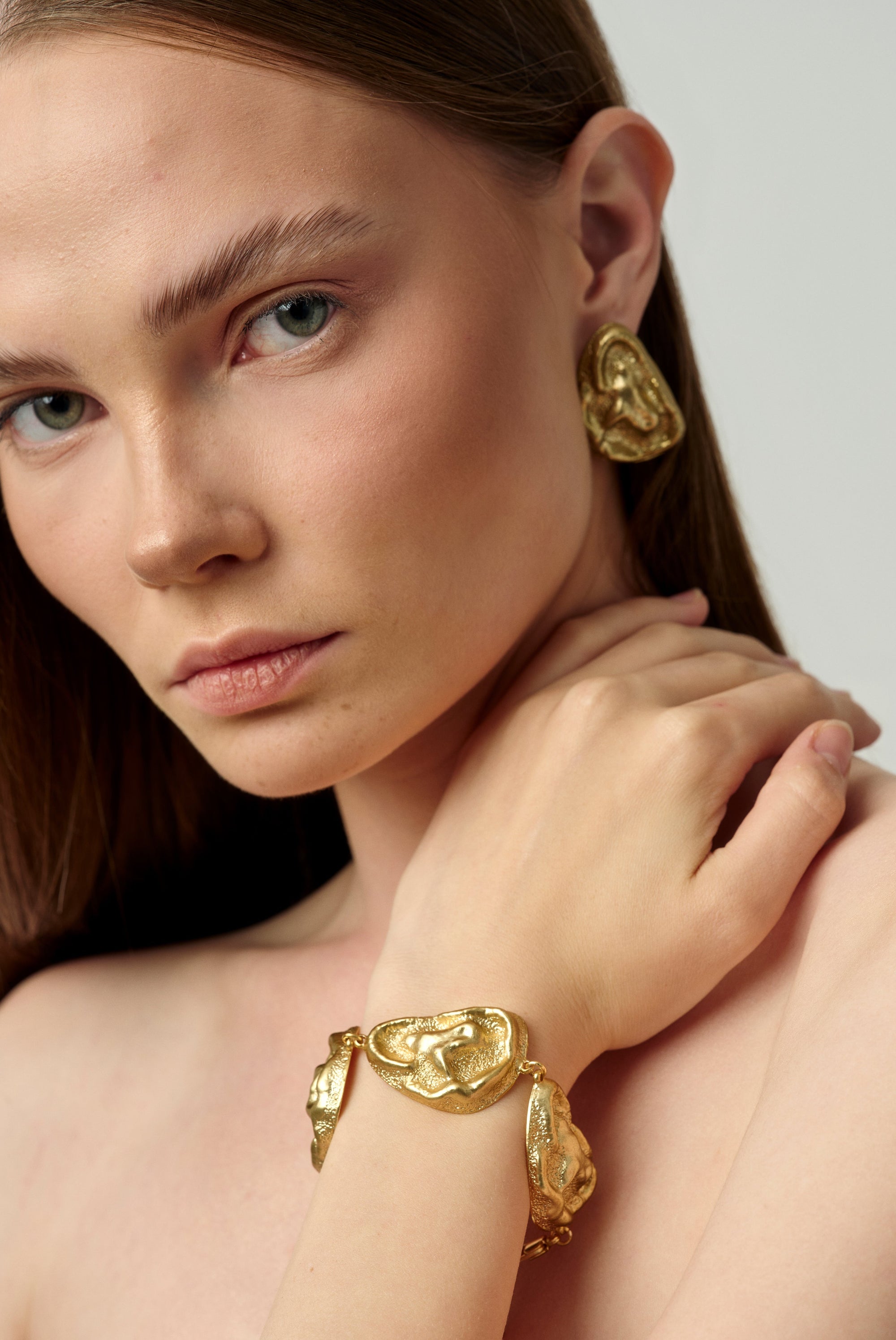 01 Gala Twist Bracelet Gold