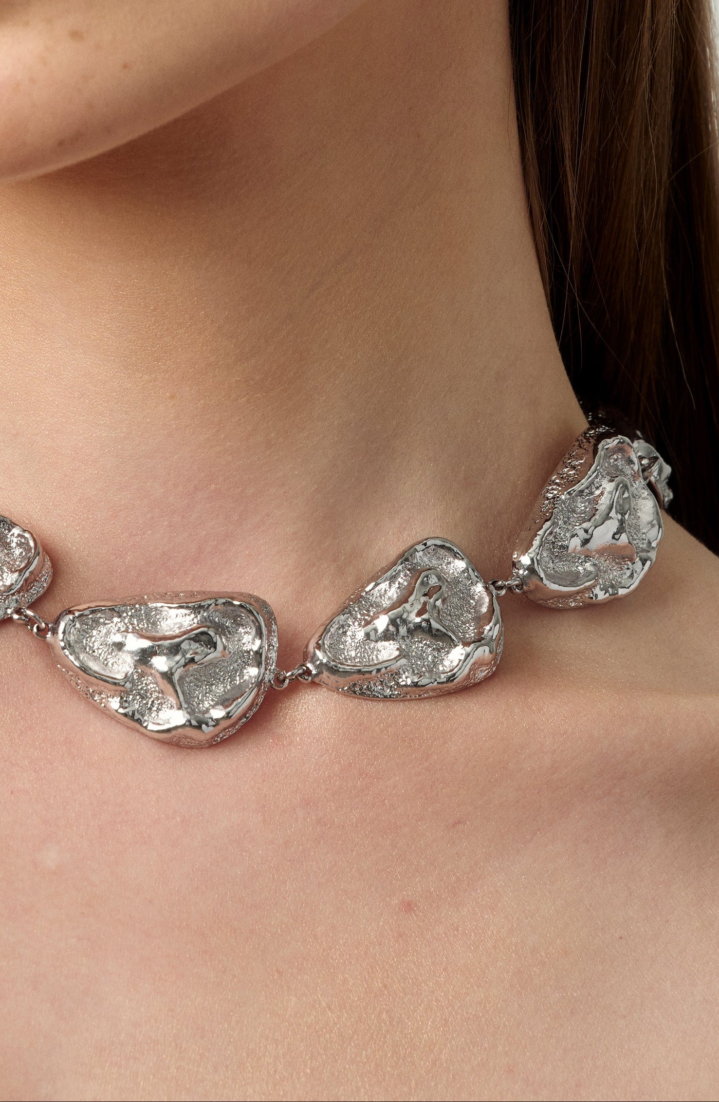 01 Gala Twist Short Necklace Silver