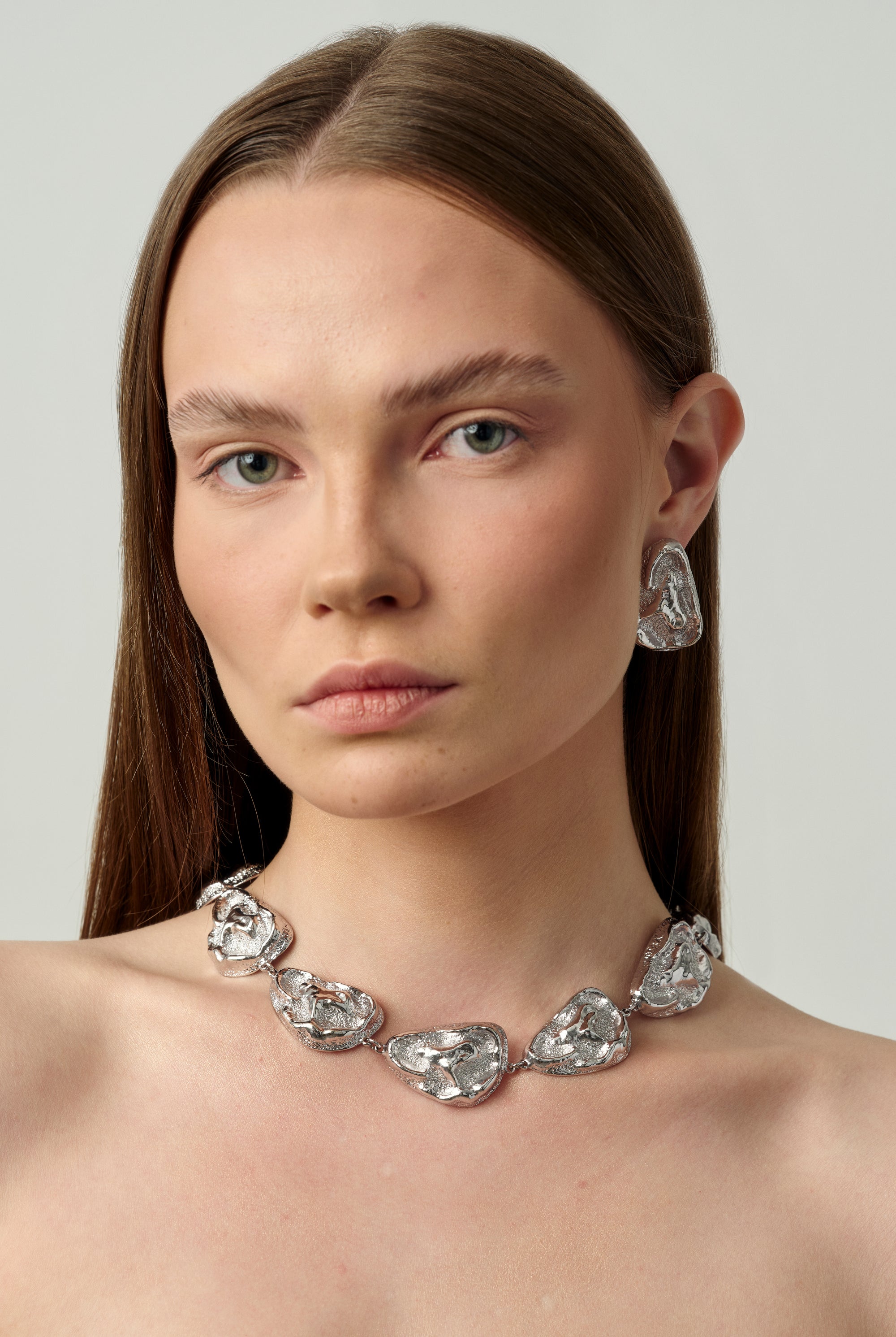 01 Gala Twist Short Necklace Silver