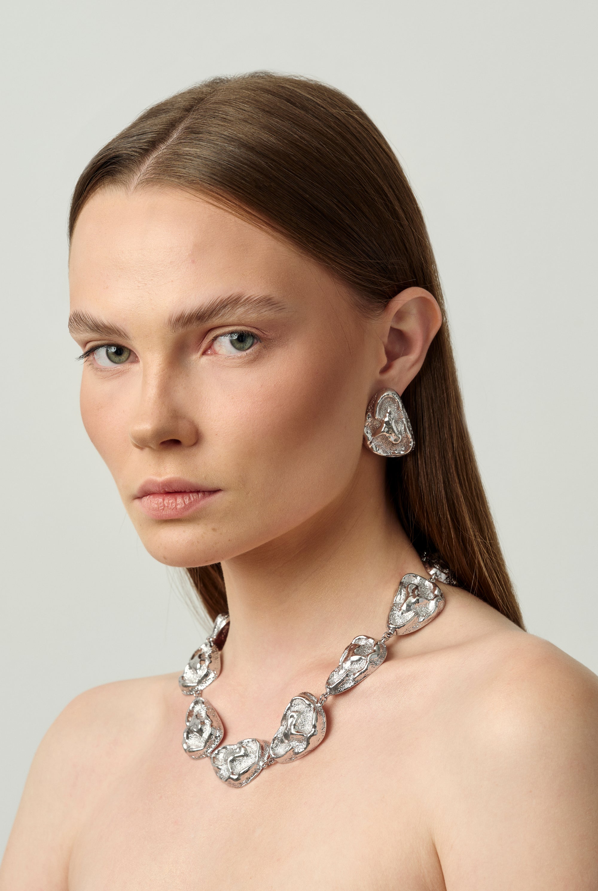 01 Gala Twist Short Necklace Silver