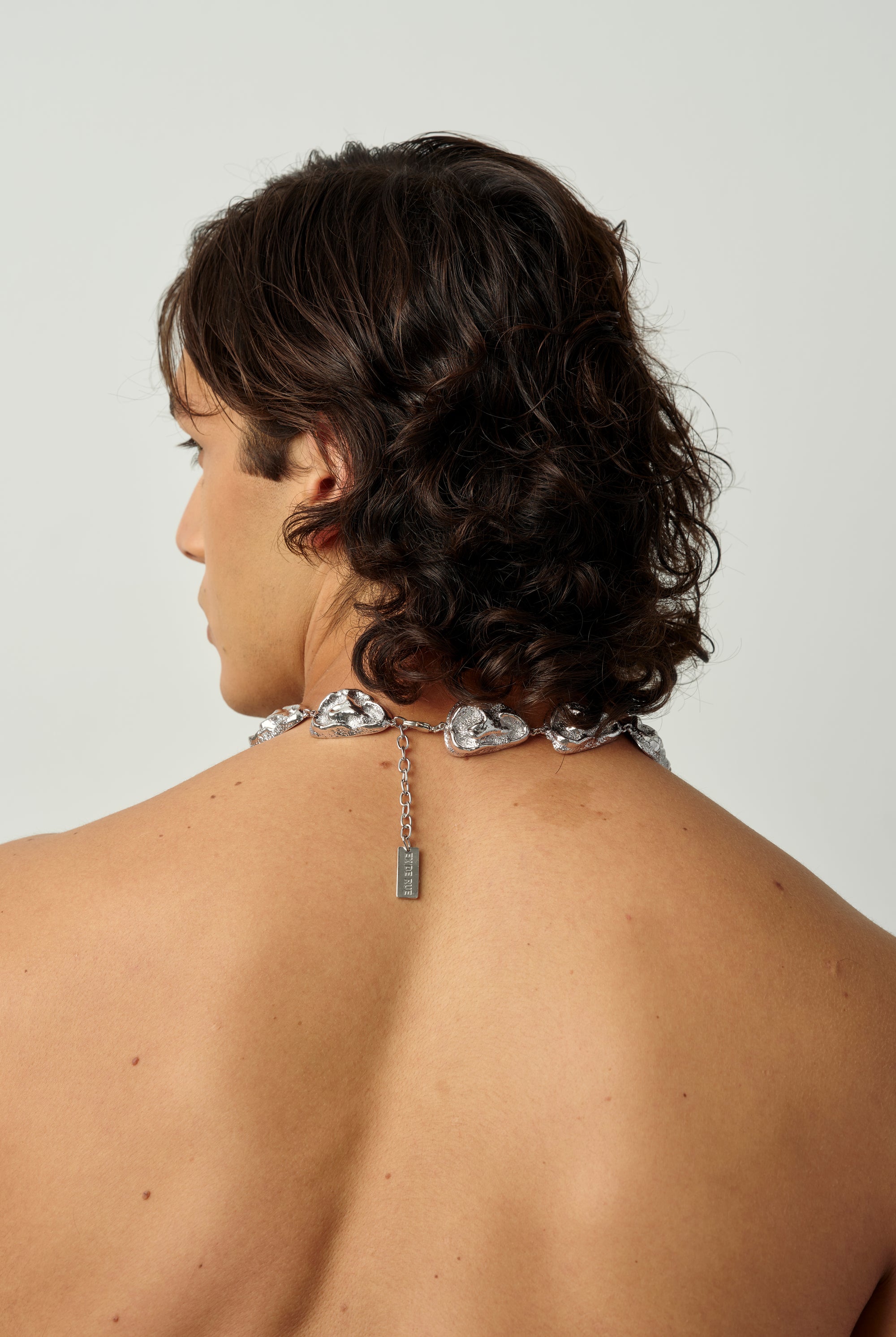 01 GALA TWIST SHORT NECKLACE SILVER MAN