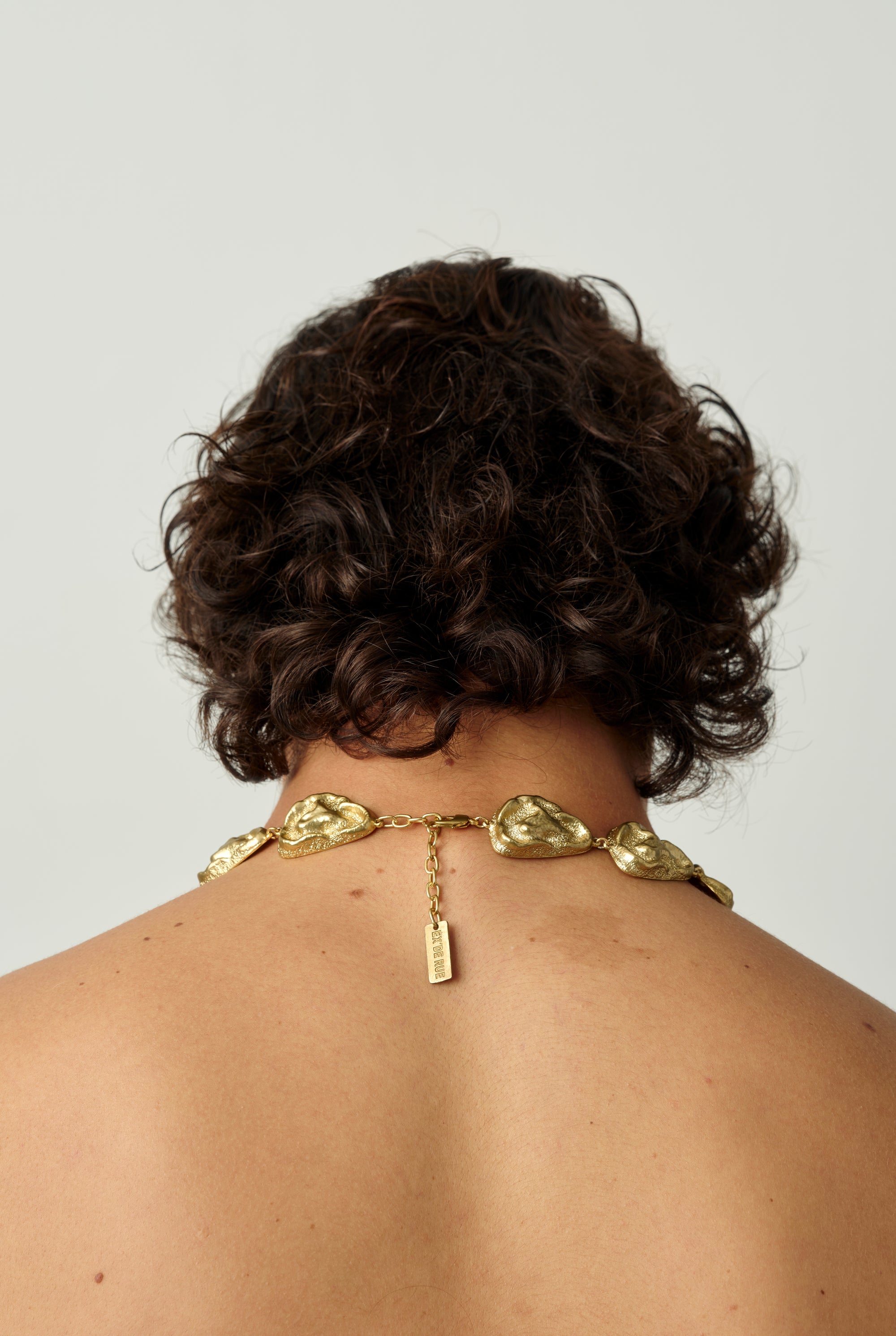 01 GALA TWIST SHORT NECKLACE GOLD MAN
