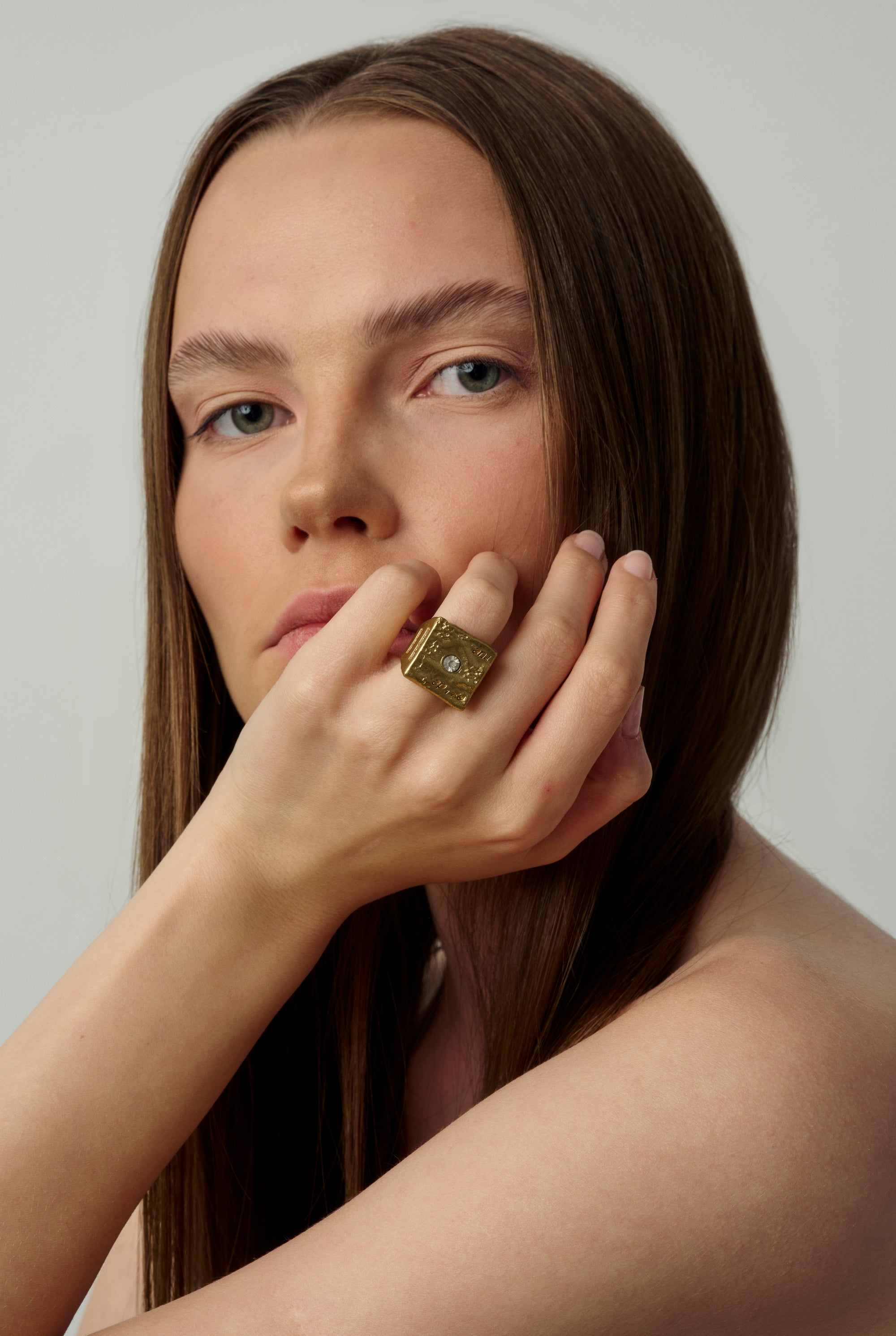 Gala Twist Stone Ring Gold