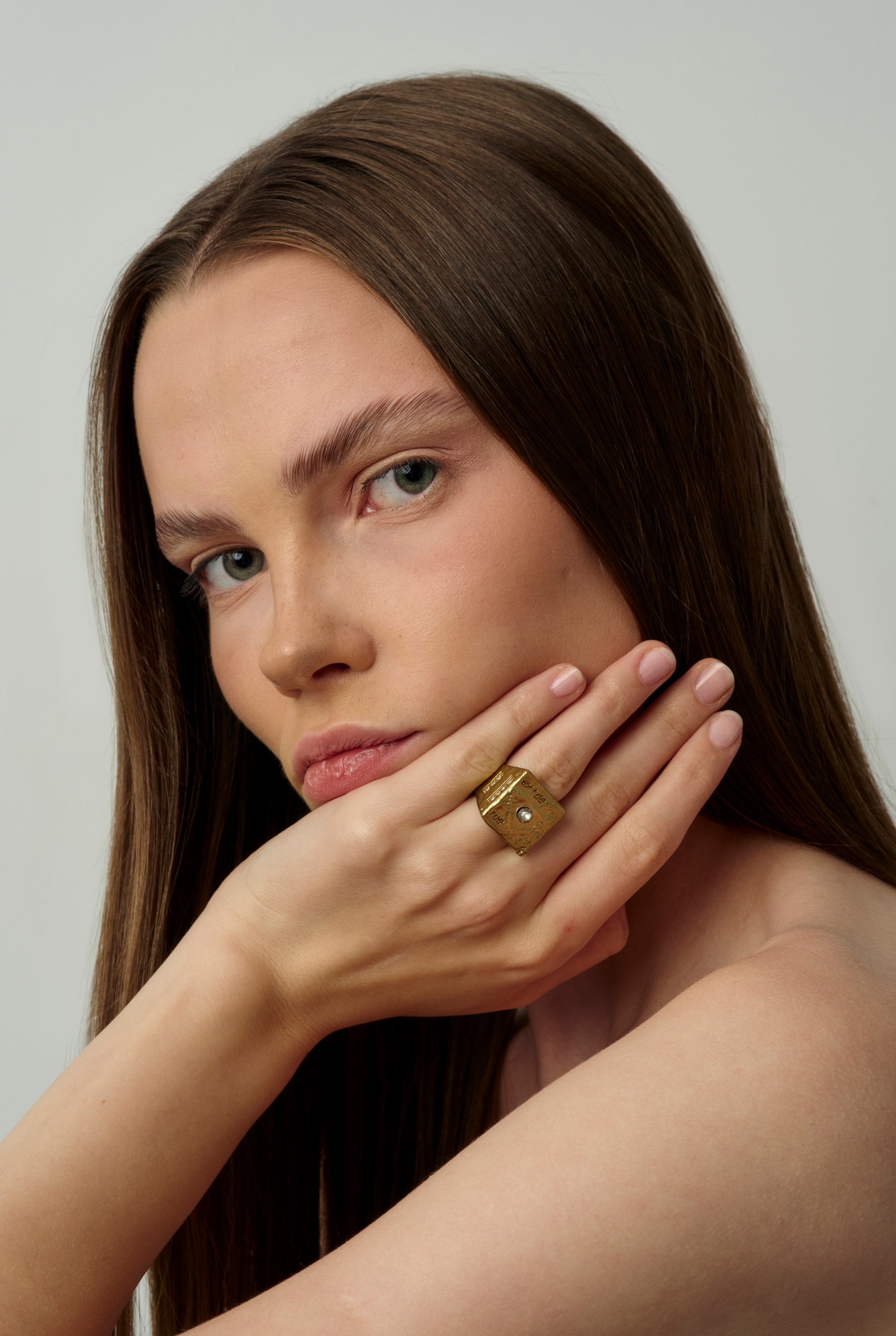 Gala Twist Stone Ring Gold