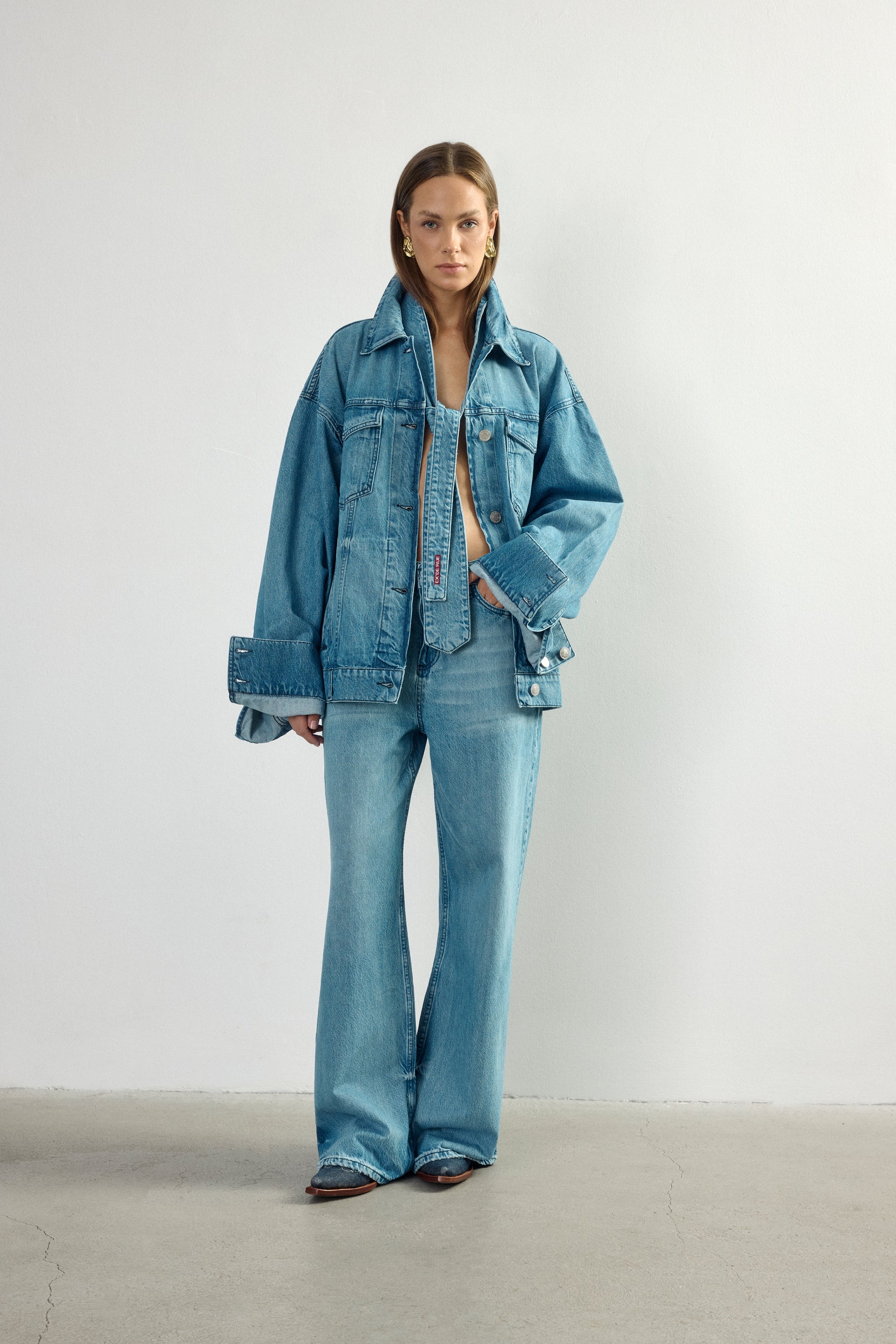 CLASSIC DENIM JACKET