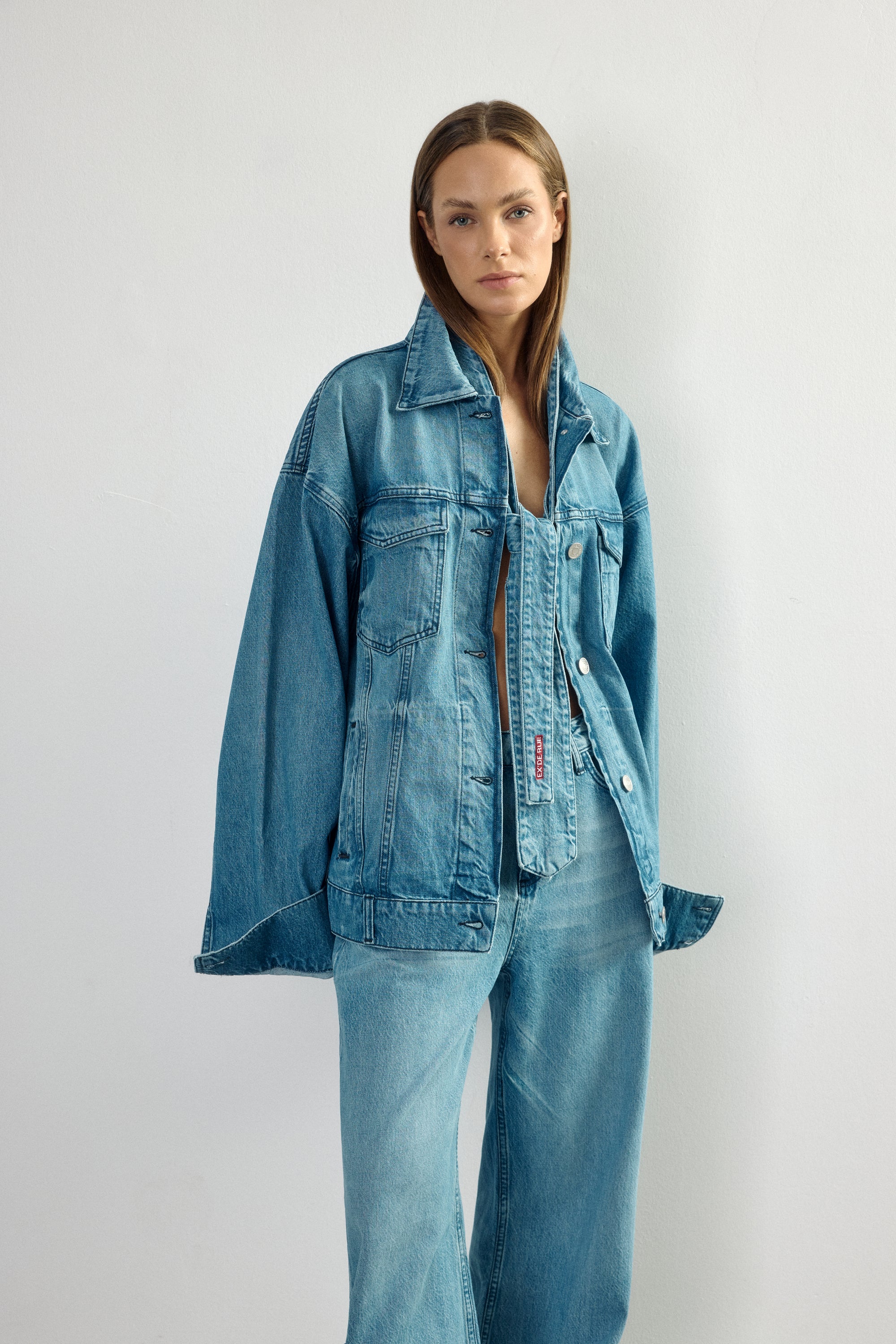 CLASSIC DENIM JACKET