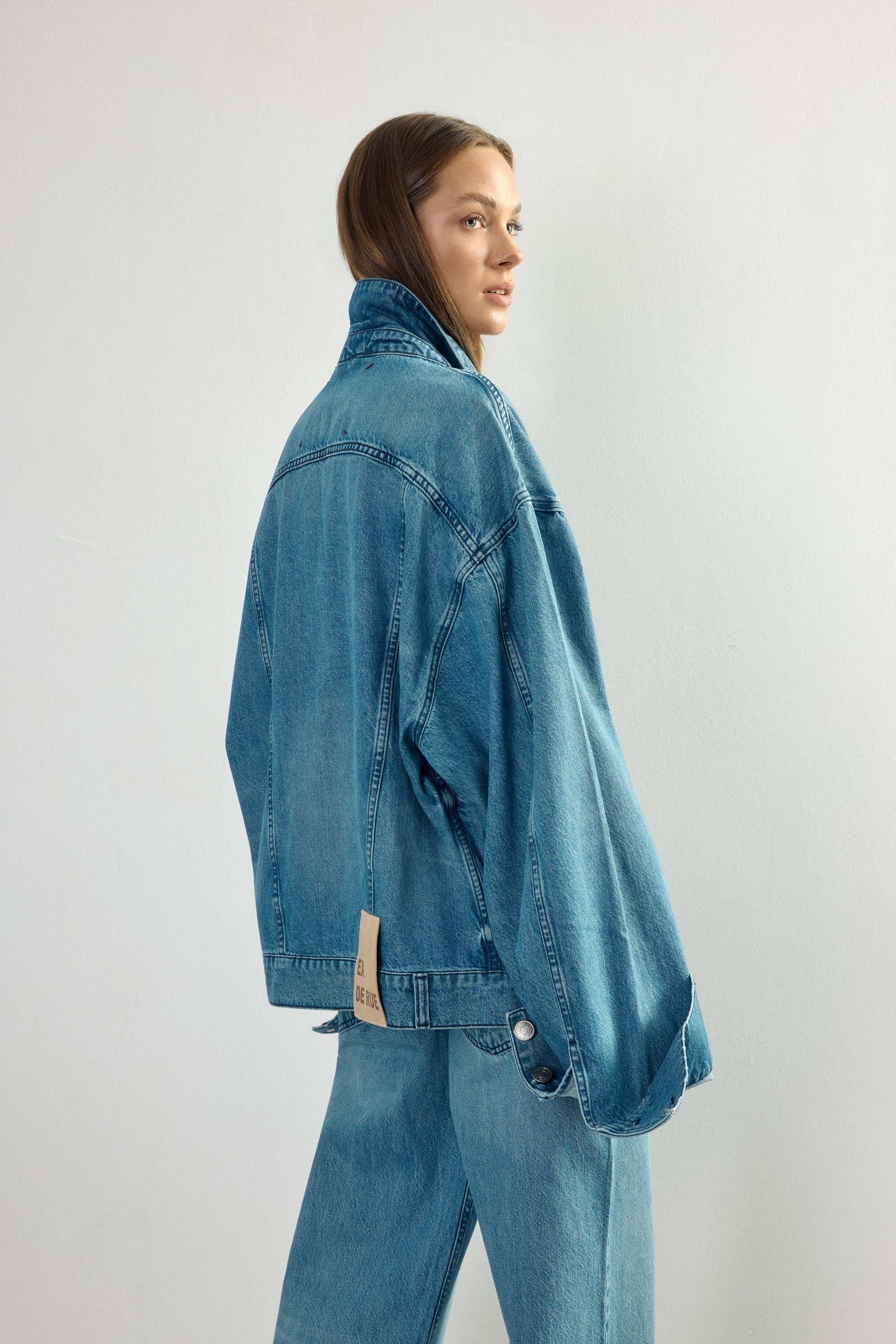 CLASSIC DENIM JACKET