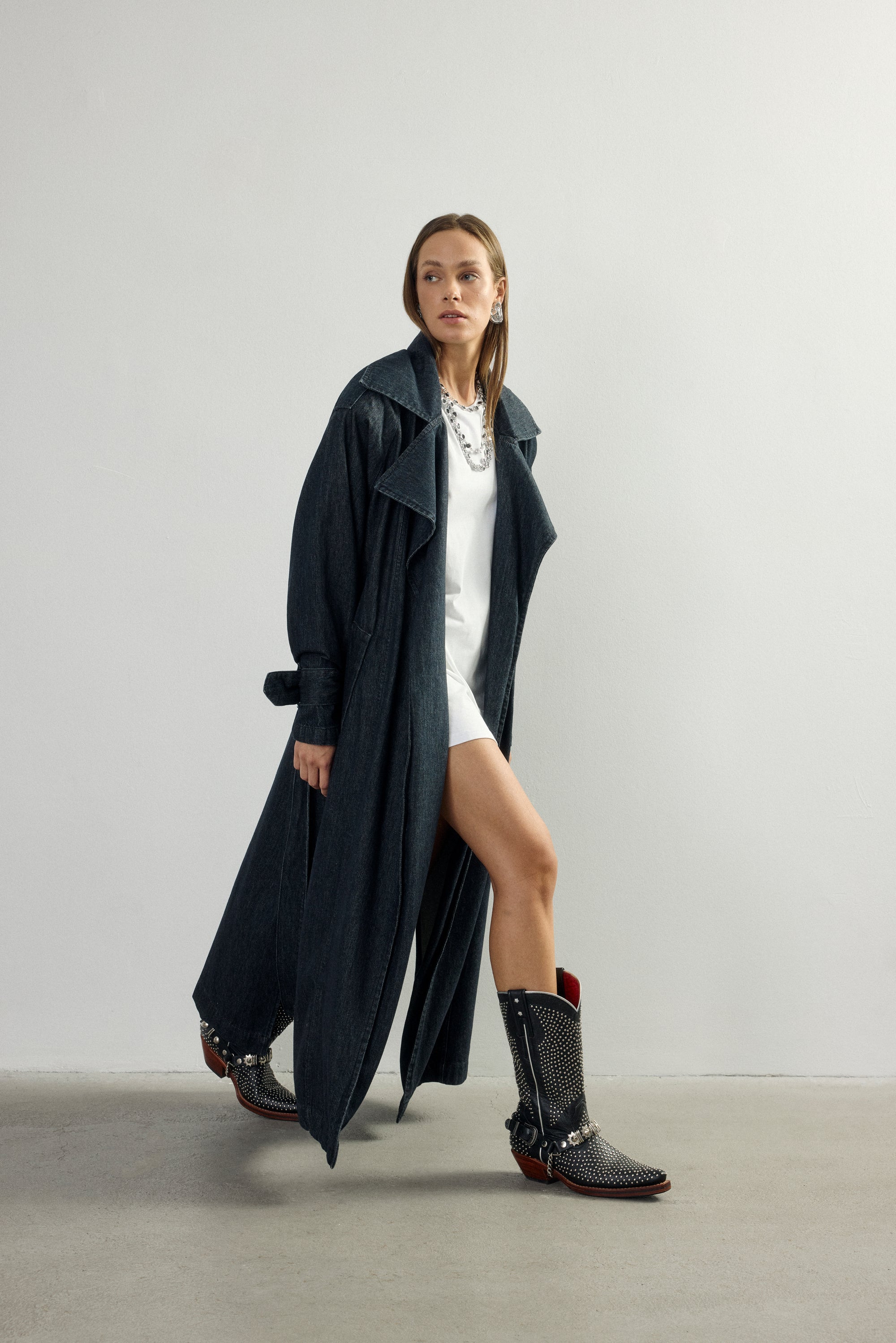 Loom Female Trenchcoat