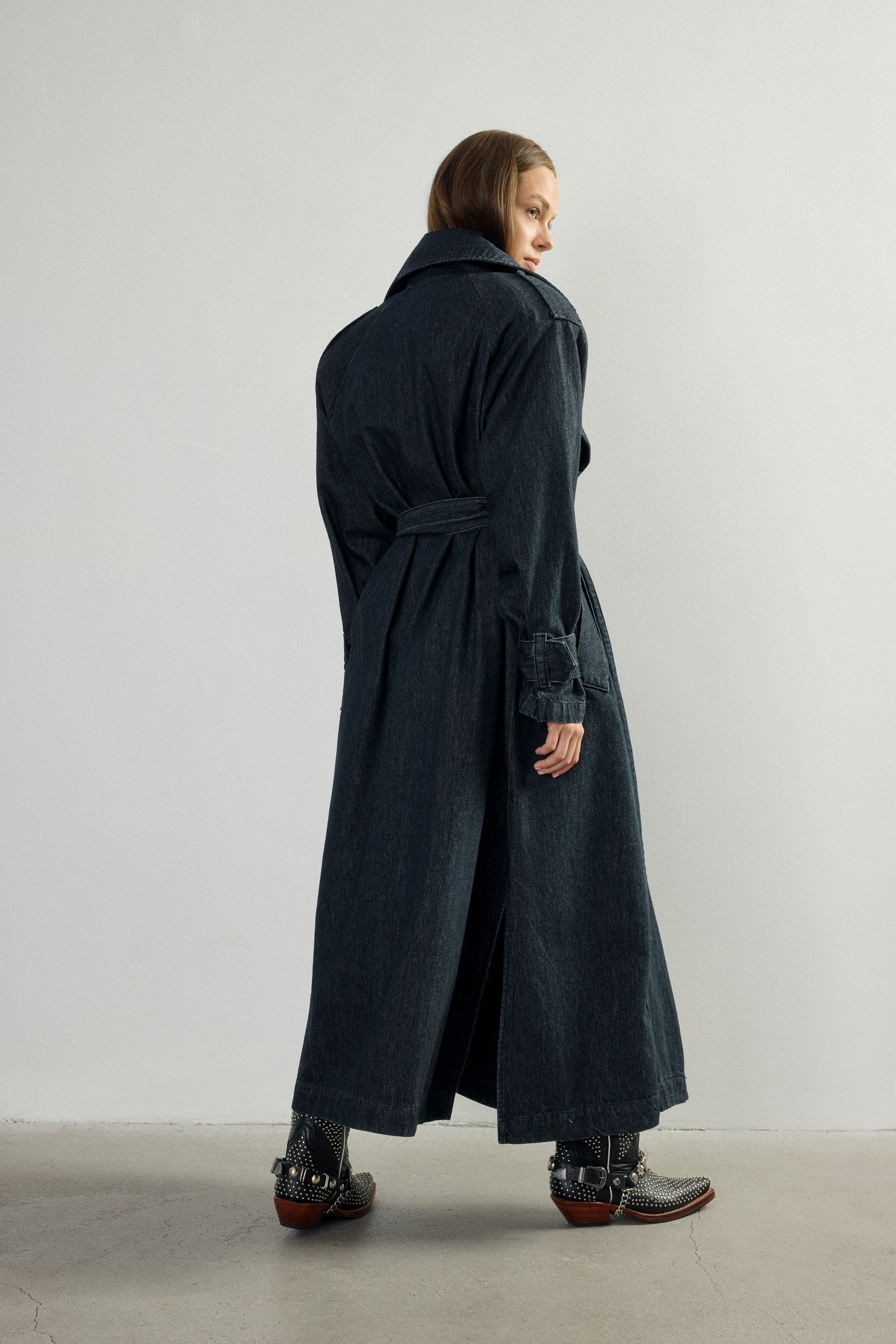 Loom Female Trenchcoat